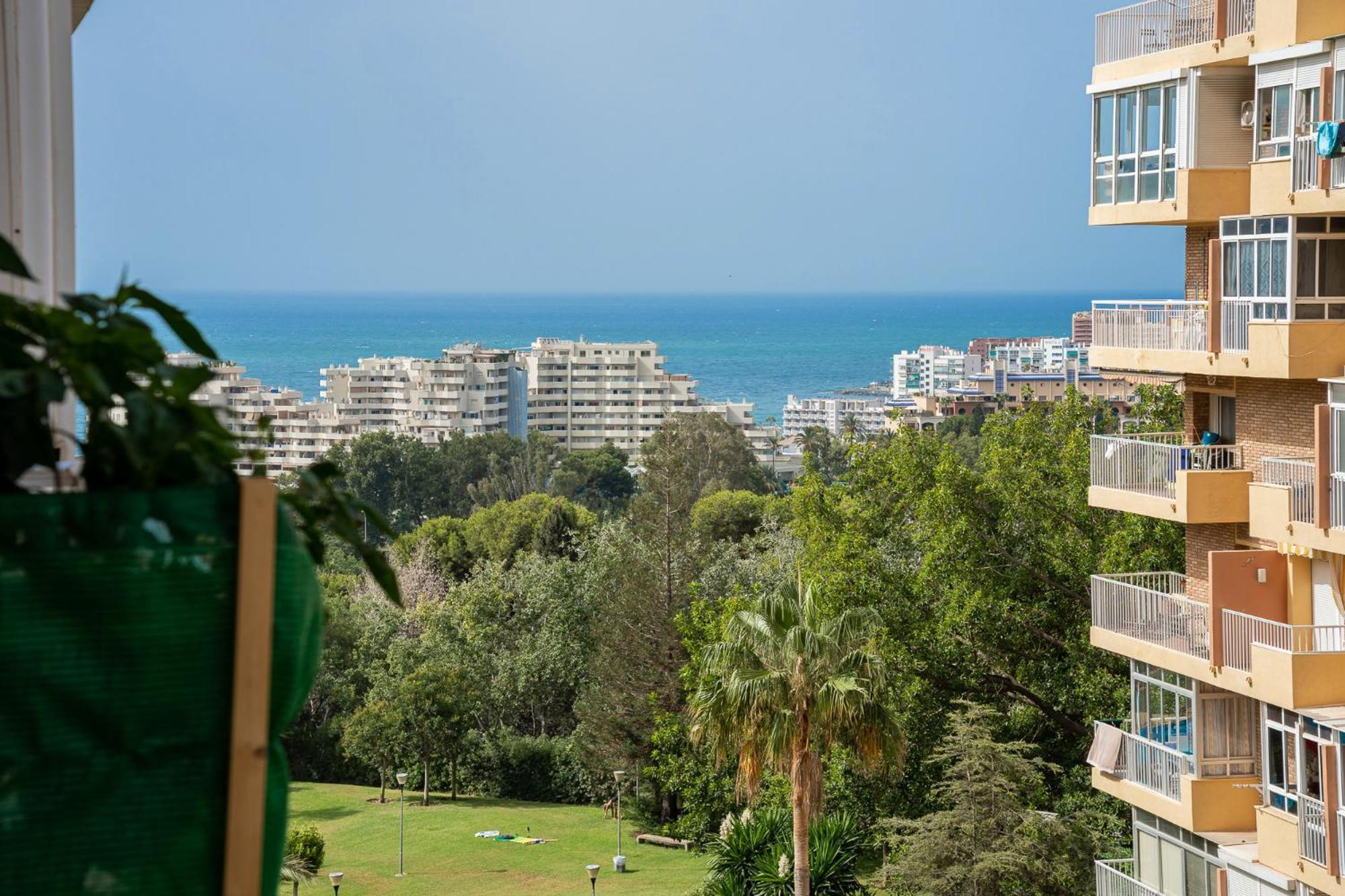 Blonzu Angola Apartment Benalmadena Luaran gambar